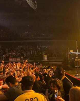 Let's Sing Taylor - A Live Band Celebrating Music of Taylor Swift