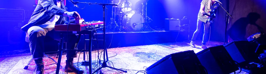 Mo Lowda and The Humble